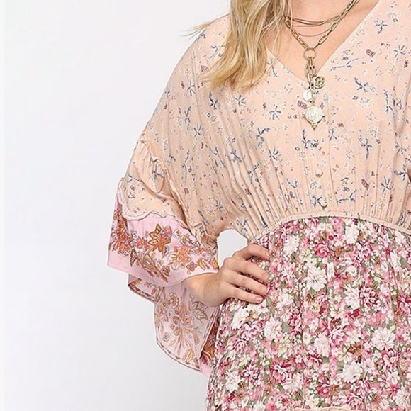 🆕 Love Kuza Los Angeles Blush Floral Tiered Bell-Sleeve Dress - Picture 3 of 12
